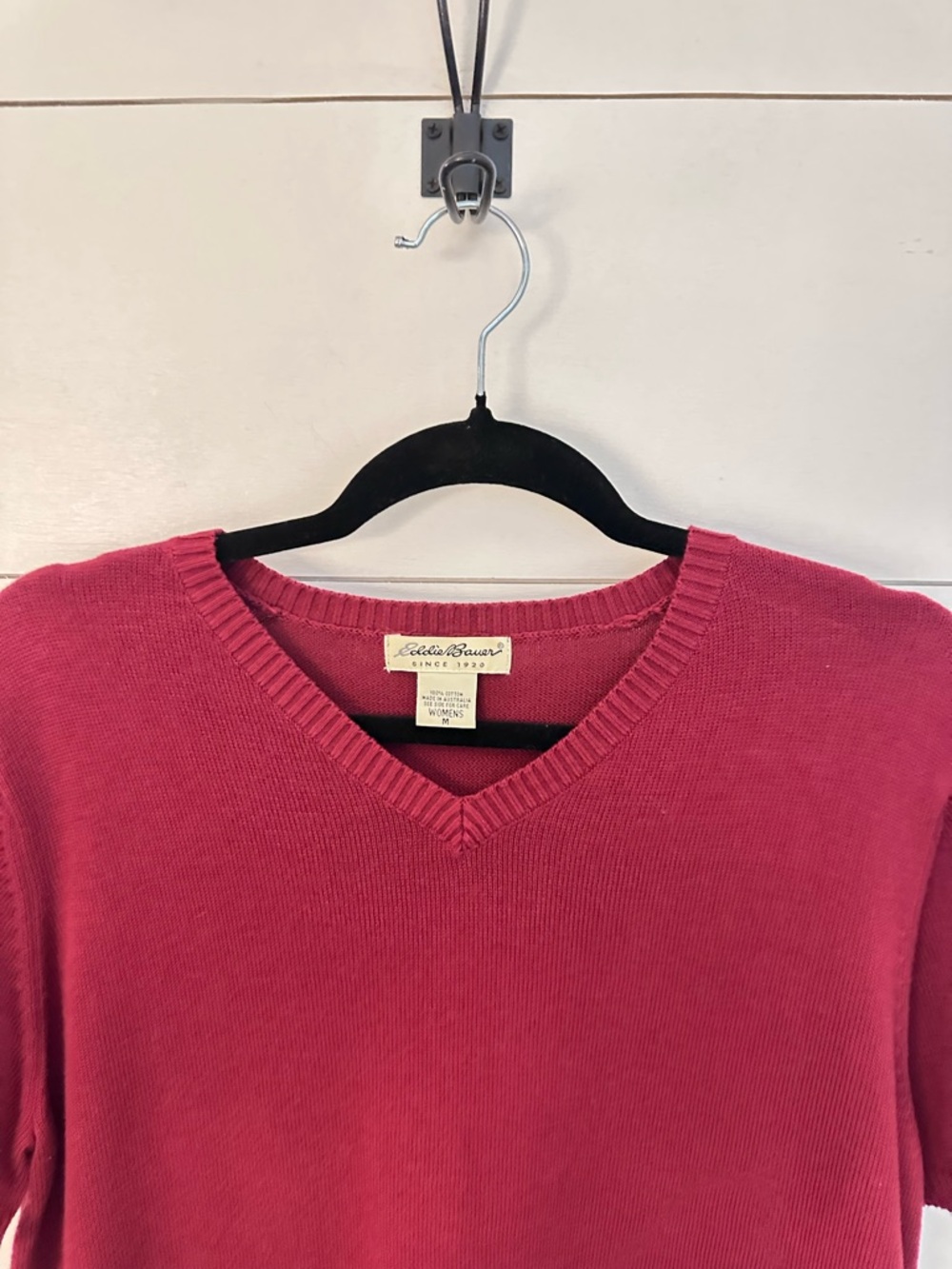 Eddie Bauer red Short Sleeve Sweater Top Women Medium 100% Cotton V-Neck classic - Picture 3 of 10